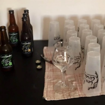 Photographie de bières et de verres de la brasserie Les Coulous.