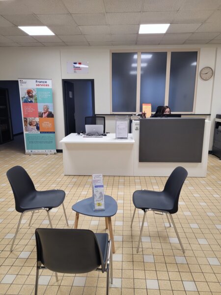 Photo : Accueil Maison France Services Mouzon