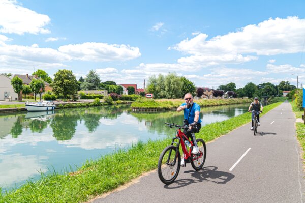 Photo : Cyclistes sur le voie verte