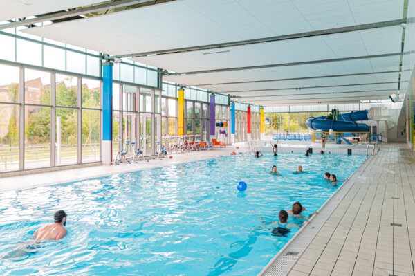 Photo : Bassin centre aquatique Camourau