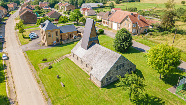 Photo : Commune de Neuville à Maire