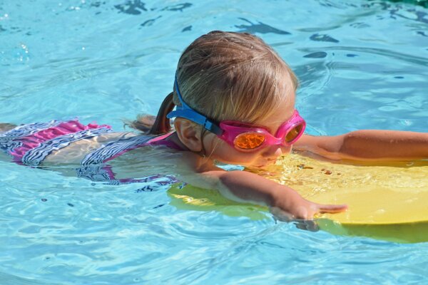 Photo : Apprentissage de la Natation Enfant