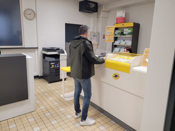 Photo : Guichet Postal MFS de Mouzon